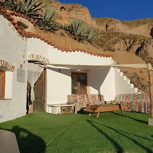  Hébergement de vacances Creatively Designed Cavehouse With Jacuzzi